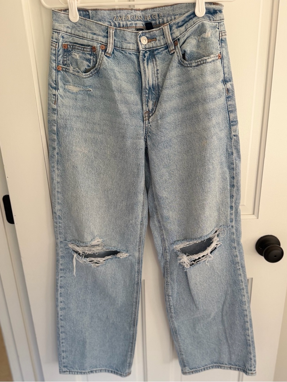 American Eagle Strigid Ripped High Waisted Stovepipe Jeans Size 6 Skylight